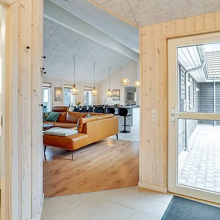 5 Star In Ferienhaus Grenå